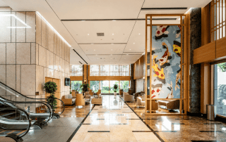Không gian thư giãn đẳng cấp tại khu VIP Lounge Sun Group Cầu Giấy sở hữu những băng ghế sofa êm ái, mang lại những phút giây nghỉ ngơi trọn vẹn và thoải mái nhất sau ngày dài làm việc.